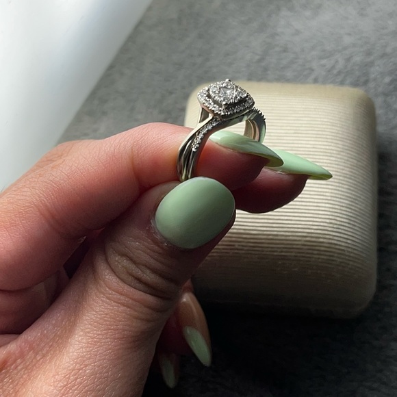 Set de anillo de compromiso y alianza de Oro blanco 10k - Picture 2 of 12